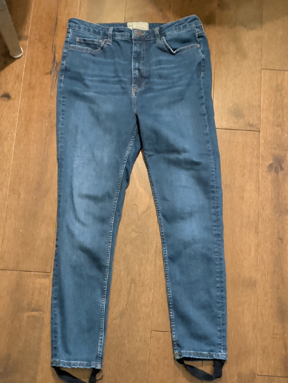 Free People 61855-16515125 Women's Mid-Rise Skinny Jeans in Dark Blue‎